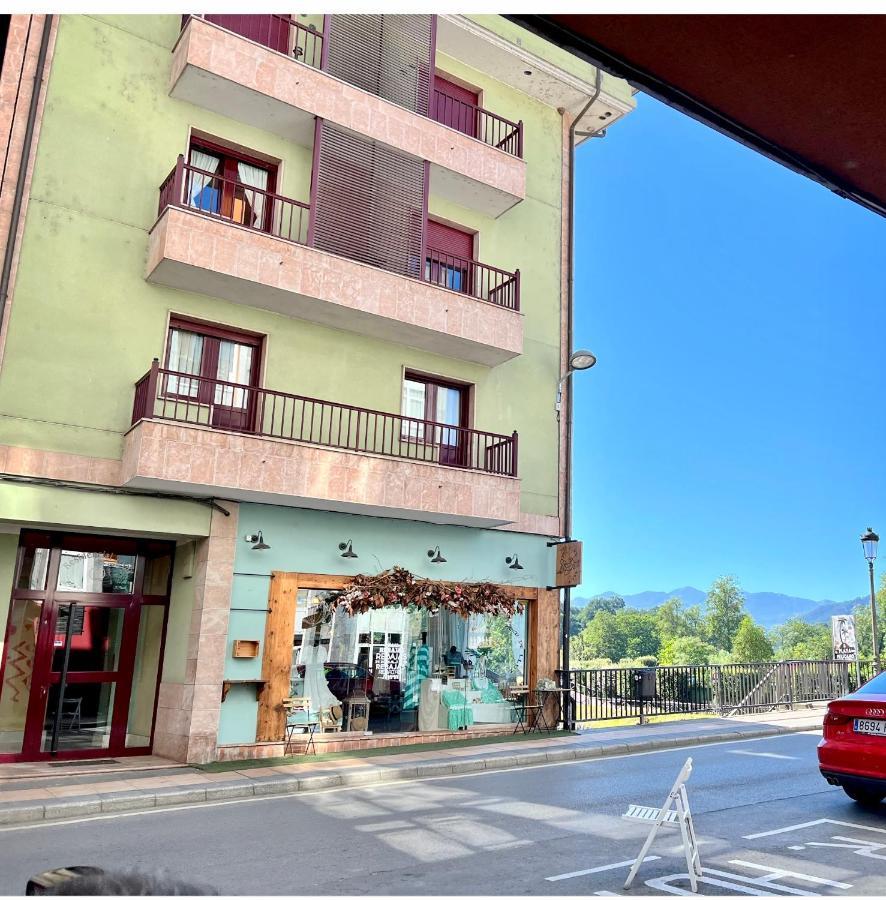 Apartamento Centro Cangas De Onis Apartment ภายนอก รูปภาพ